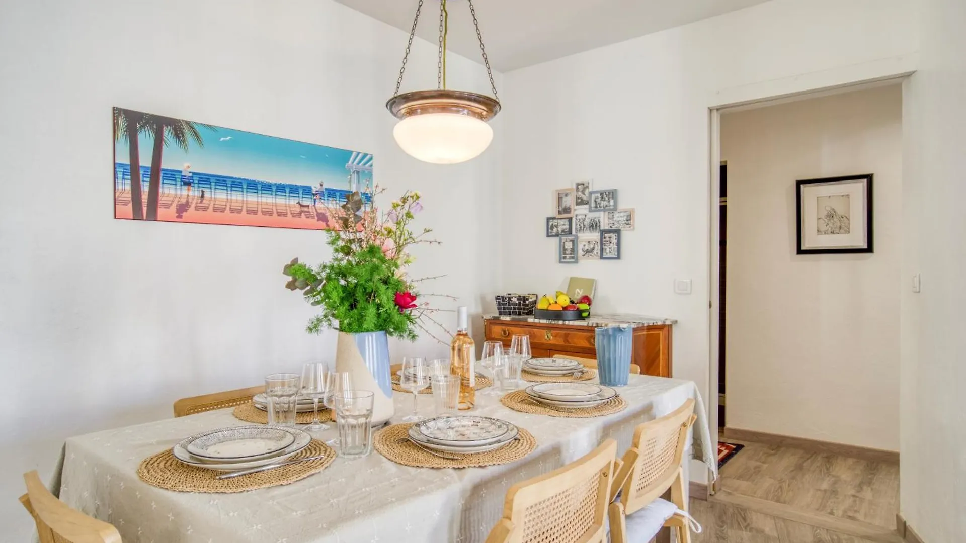 Sublime, Modern, Balconies, A/C, Refurbished Apartment Nice 0*,