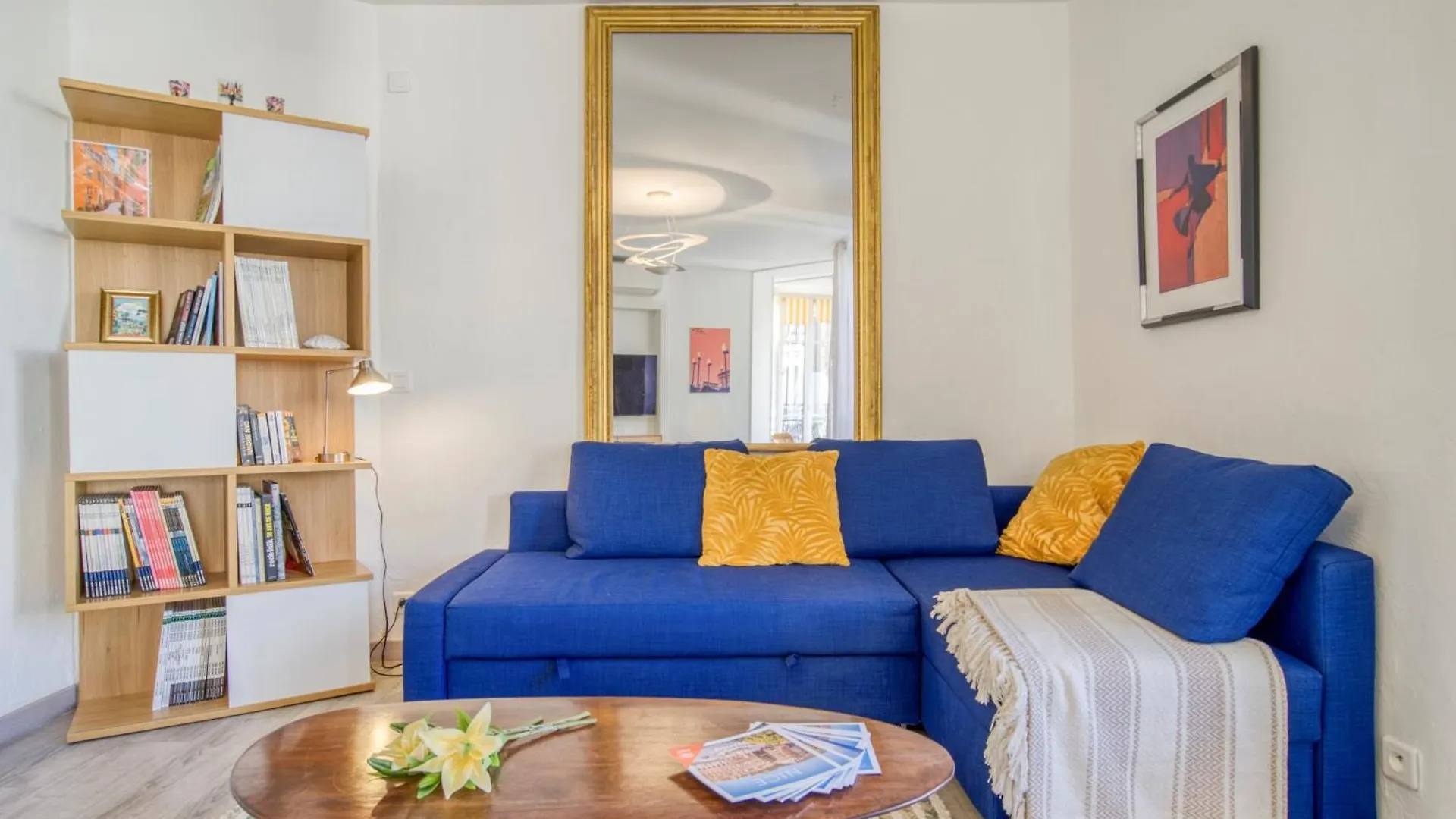 Sublime, Modern, Balconies, A/C, Refurbished Apartment Nice