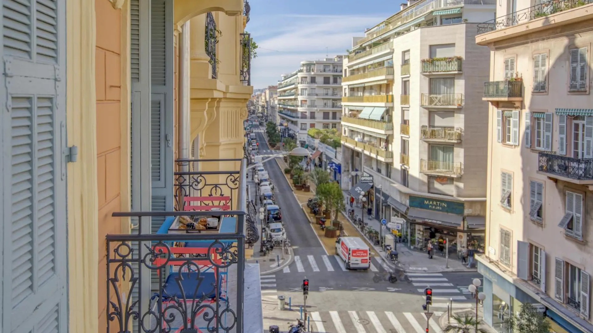 Sublime, Modern, Balconies, A/C, Refurbished Apartment Nice