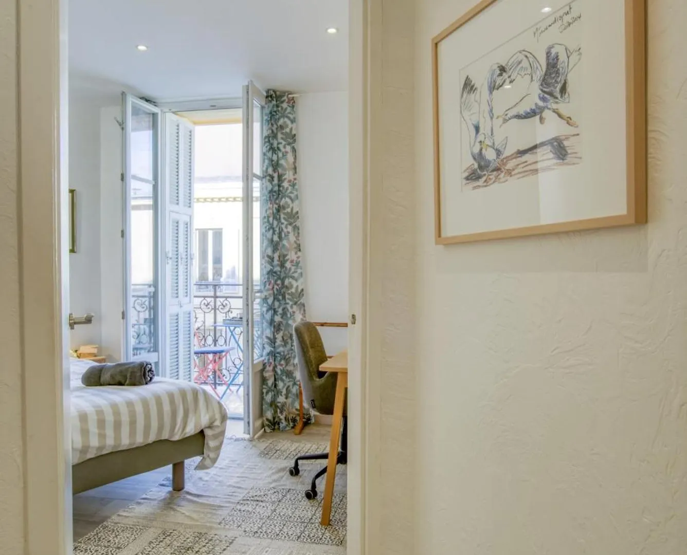Sublime, Modern, Balconies, A/C, Refurbished Apartment Nice