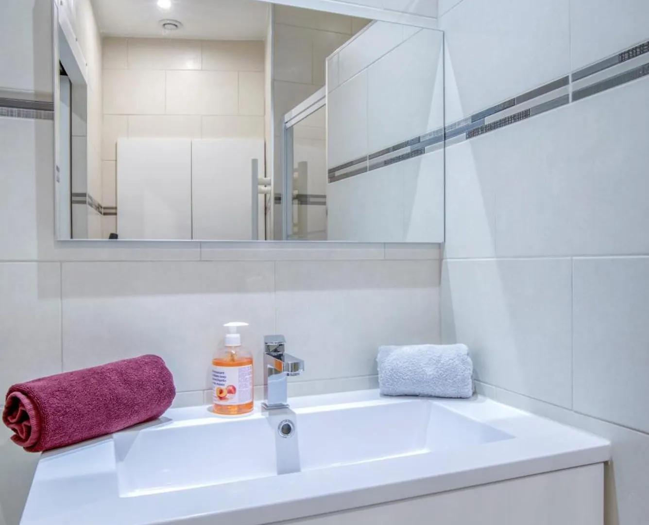 Sublime, Modern, Balconies, A/C, Refurbished Apartment Nice