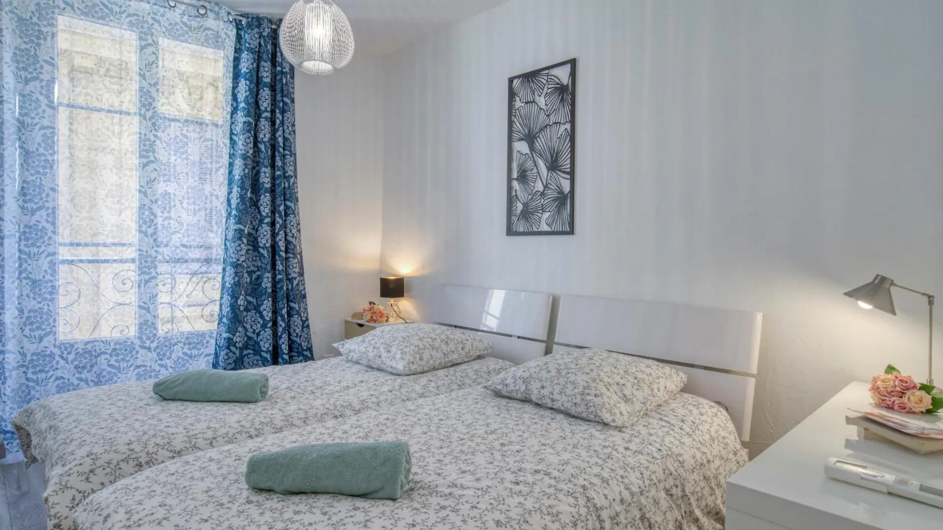 Sublime, Modern, Balconies, A/C, Refurbished Apartment Nice 0*,