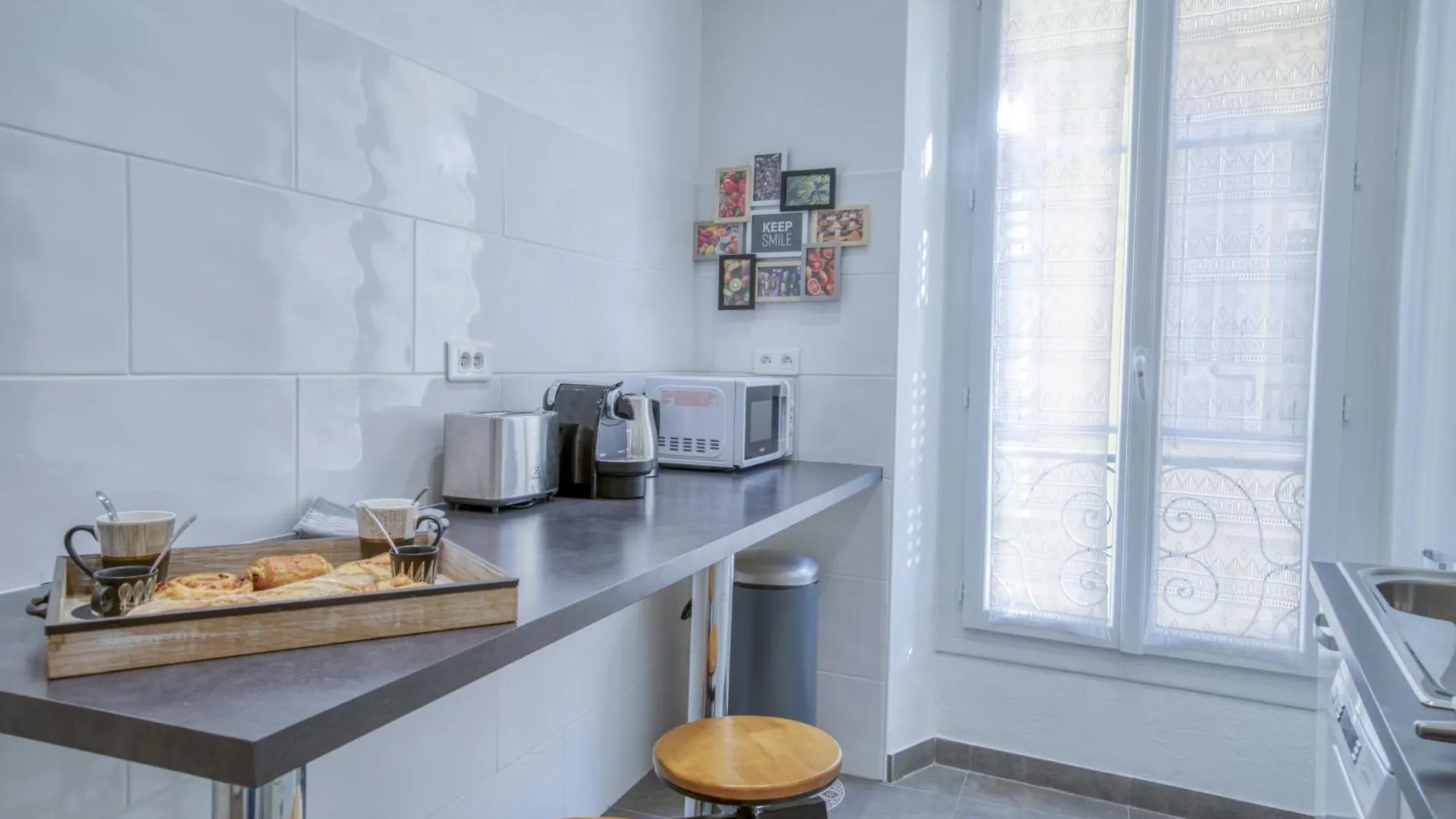 Sublime, Modern, Balconies, A/C, Refurbished Apartment Nice France