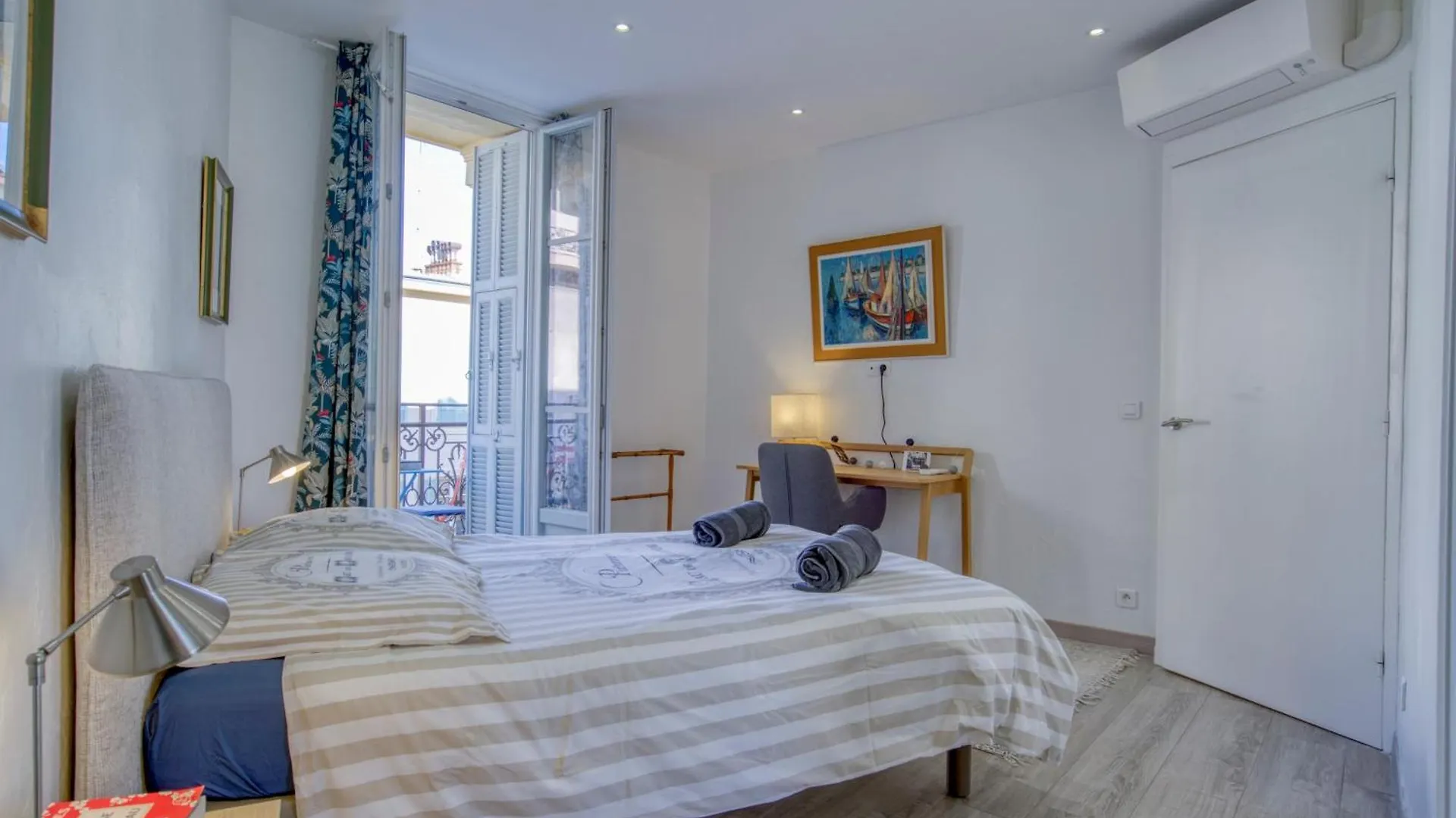 Sublime, Modern, Balconies, A/C, Refurbished Apartman Nizza 0*,