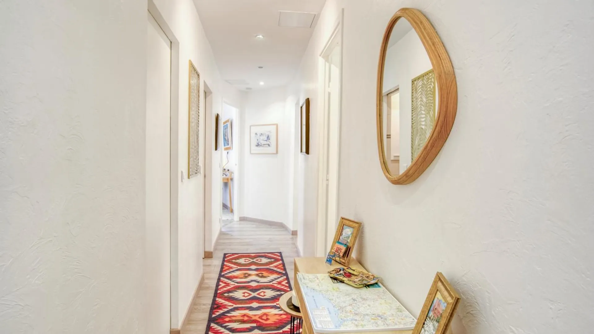 Sublime, Modern, Balconies, A/C, Refurbished Apartman Nizza